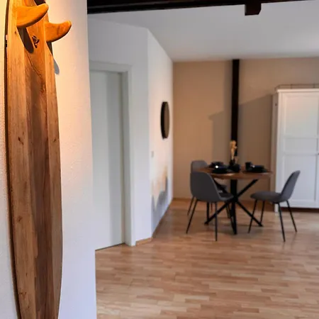 Charmante Dachgeschosswohnung * دريسدن