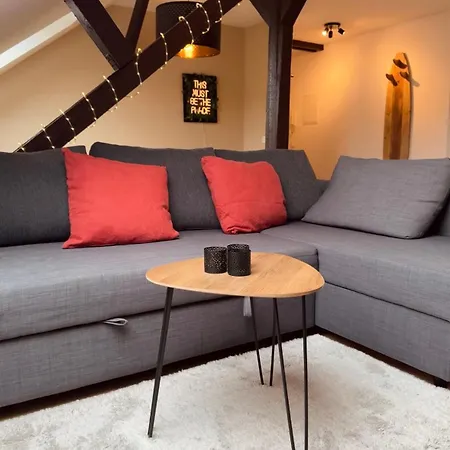 Charmante Dachgeschosswohnung Lägenhet